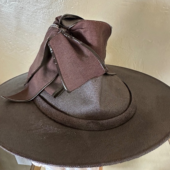 PRECIOUS 1940s' BROWN STRAW TILT FEDORA WITH BROWN VINYL EDGING - Picture 8 of 14